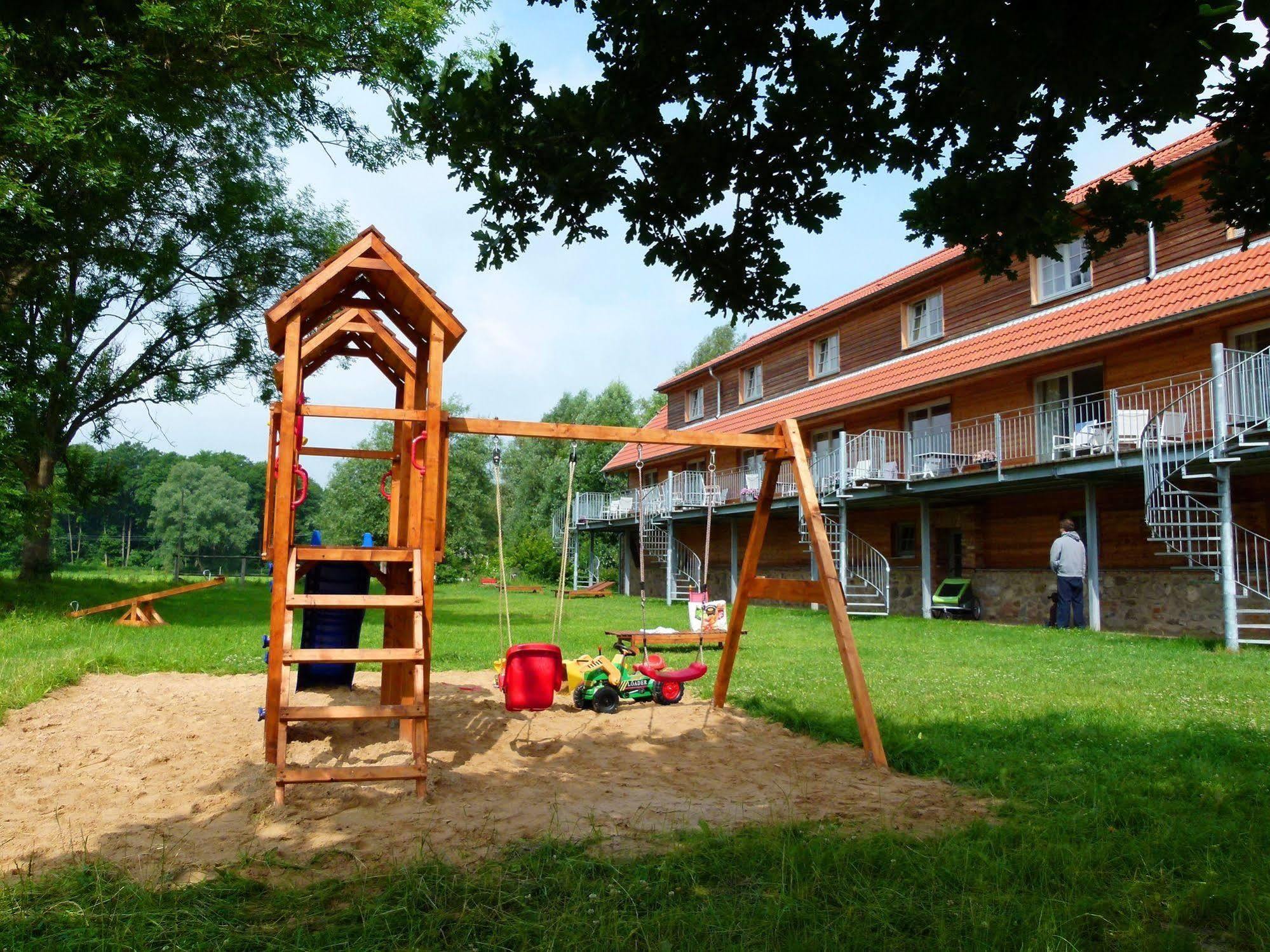 Gutshof Woldzegarten Hotel Esterno foto